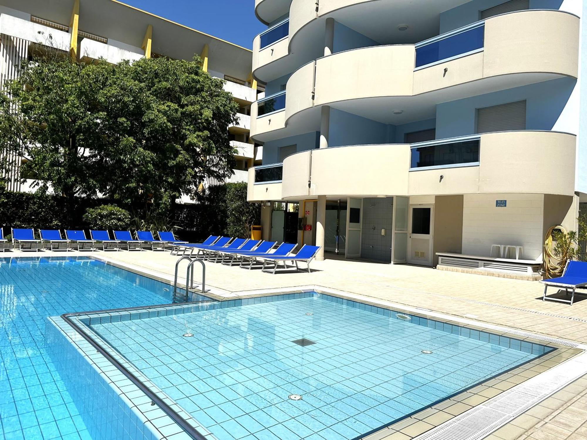 Residence Eurostar Бибионе Екстериор снимка