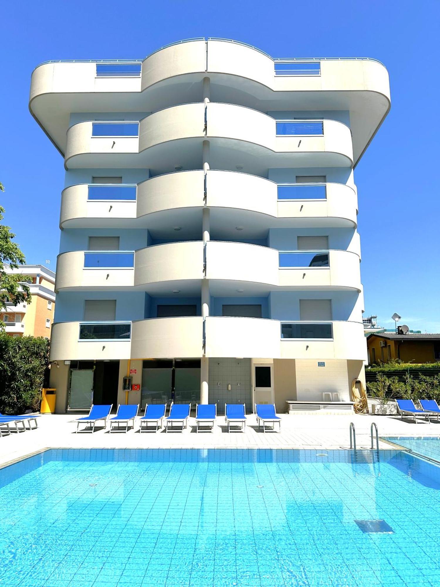 Residence Eurostar Бибионе Екстериор снимка