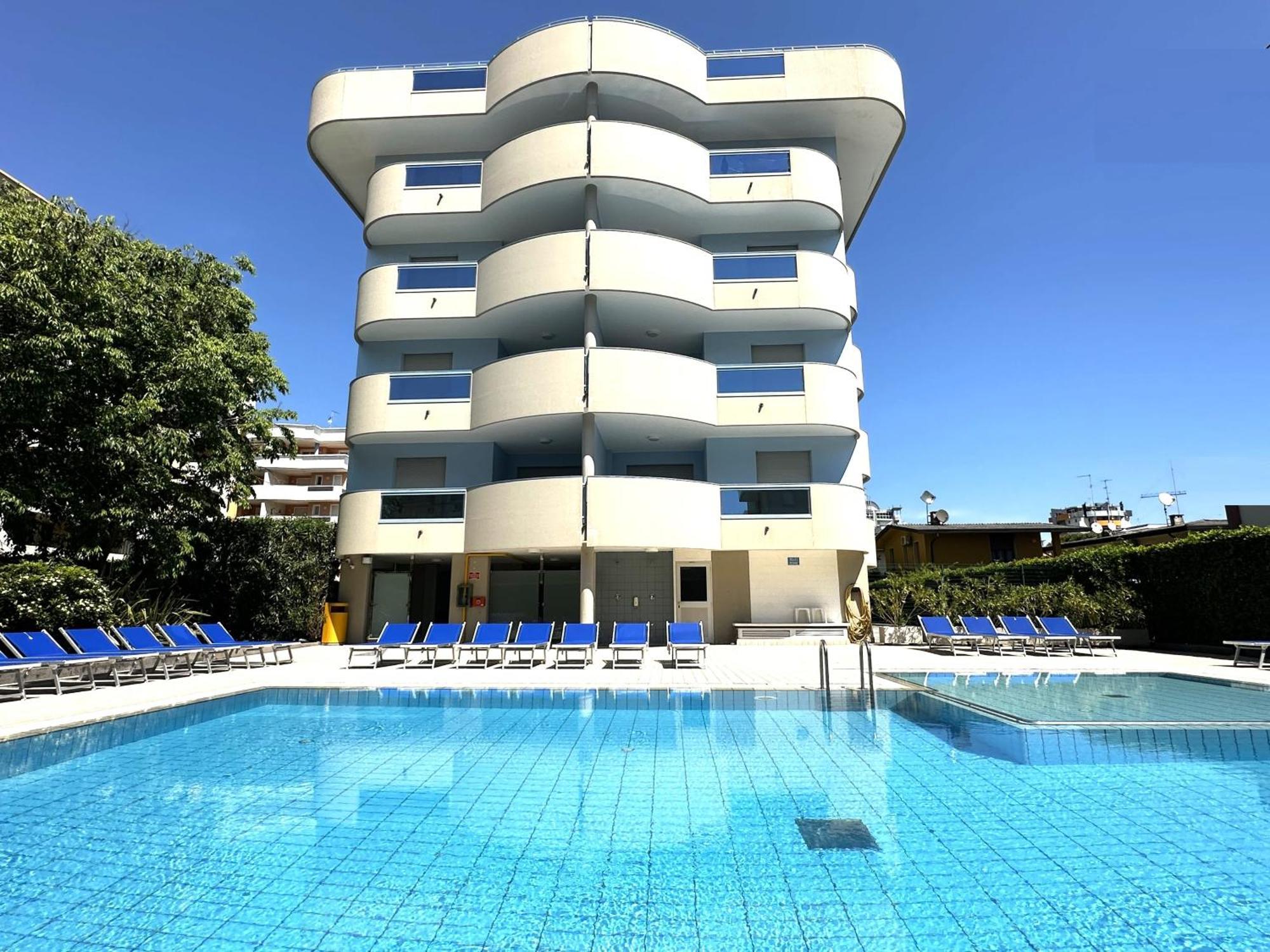 Residence Eurostar Бибионе Екстериор снимка