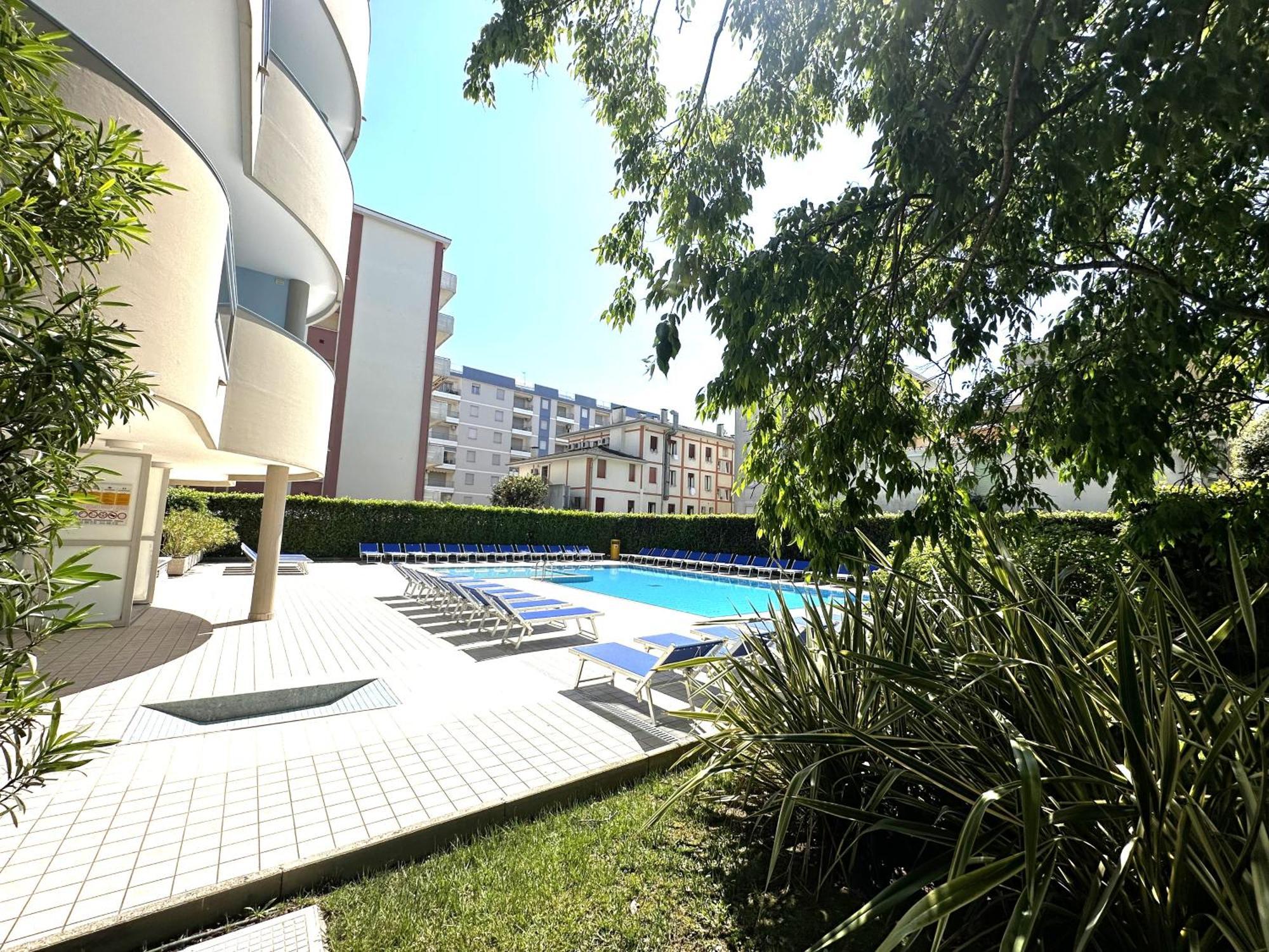 Residence Eurostar Бибионе Екстериор снимка